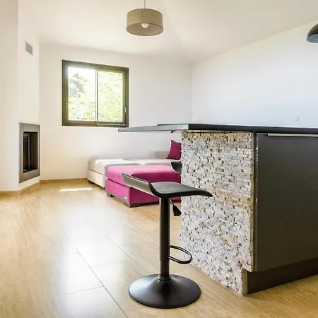 Casa de Férias Entre Et Montagne Cartalavonu *