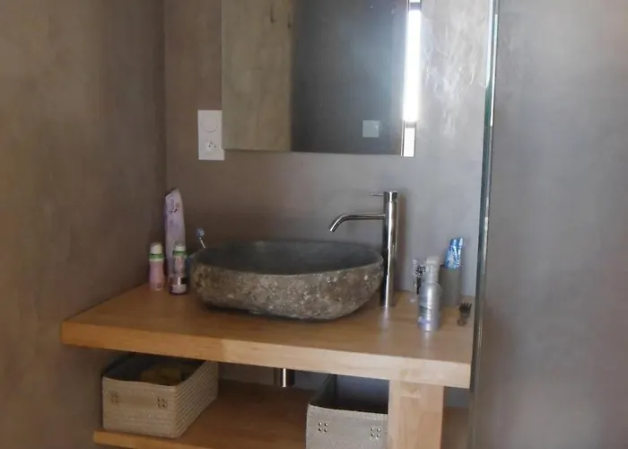 Entre Et Montagne Cartalavonu Hébergement de vacances *